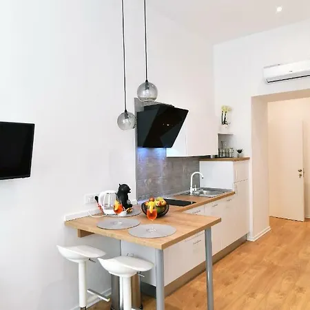 Apartment Vitopolis 1&2 *