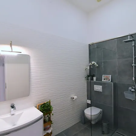 Apartament Vitopolis 1&2 *